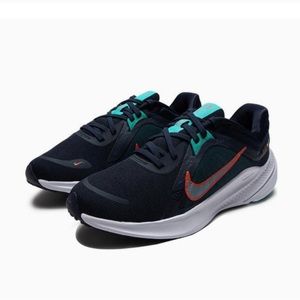 Nike Quest 5 Sneakers